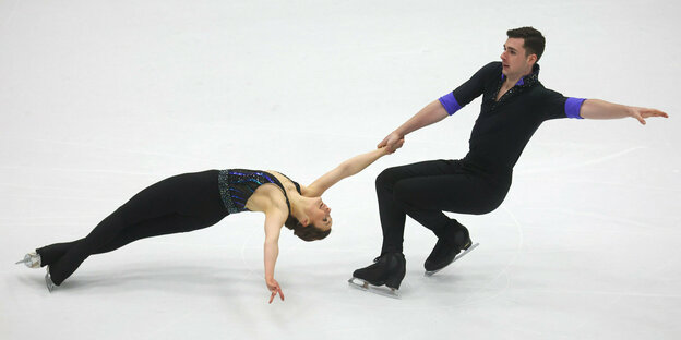 Annika Hocke und Robert Kunkel auf dem Eis
