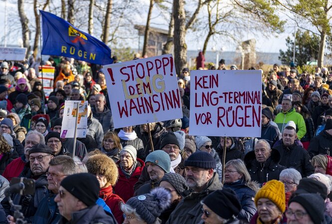 Menschen protestieren