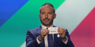 Gianluca Zambrotta bei der Auslosung zur EM-Quali in Frankfurt, Oktober 2022