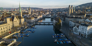 Blick über Zürich und den Fluss Limmat