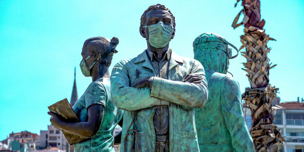 3 Statuen stellen Helden der Pandemie dar