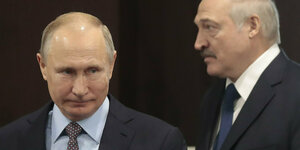 Alexander Lukaschenko (r), Präsident von Belarus, und Wladimir Putin, Präsident von Russland