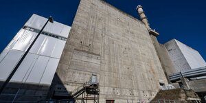 Die Aussenwand eines Kernkraftwerkes