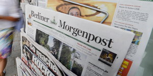 Eine Ausgabe der Berliner Morgenpost in einem Zeitungsständer