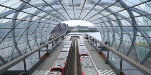 Endhaltestelle der Hamburger U-Bahnlinie 4 mit Blick auf die Elbe