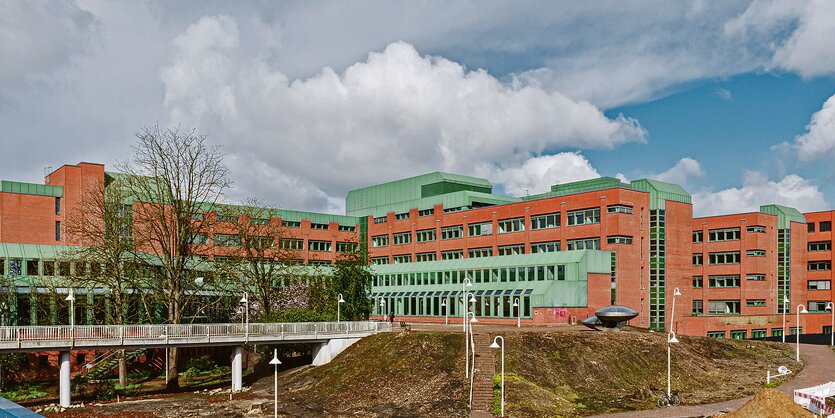 Die ehemalige Zentrale der Postbank in der Hamburger City Nord.