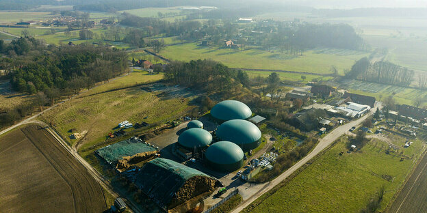 Luftaufnahme einer Biogasanlage