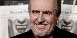 Wes Craven 2010 bei den Scream Awards, er lächelt.