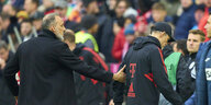 Hoffenheims Trainer Matarazzo läuft Bayerns Trainer Tuchel hinterher