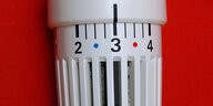 Das Thermostat einer Heizung, gedreht auf Stufe 3