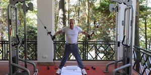 Wladimir Putin im Fitnesscenter.