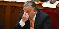 Viktor Orban, Ministerpräsident von Ungarn, sitzt vor der Abstimmung über den Antrag Finnlands auf Beitritt zur Nato im Parlament