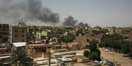 Rauch über die Hauptstadt Khartum