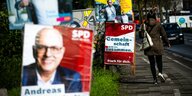 Plakate aus dem Wahlkampf in Bremen