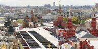 Truppenaufmarsch auf dem Roten Platz in Moskau