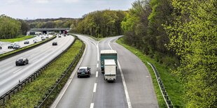 Autos auf einer Autobahn