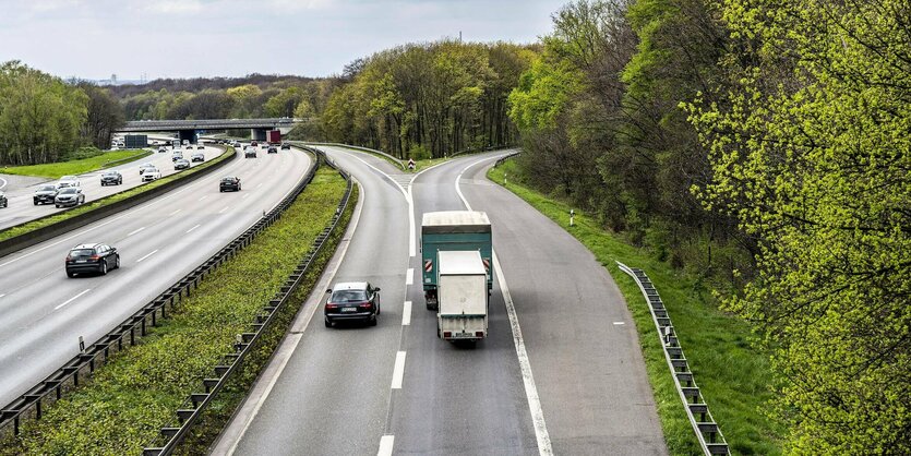 Autos auf einer Autobahn