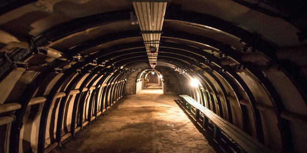 Blick in einen der unterirdischen Tunnel in Walbrzych.