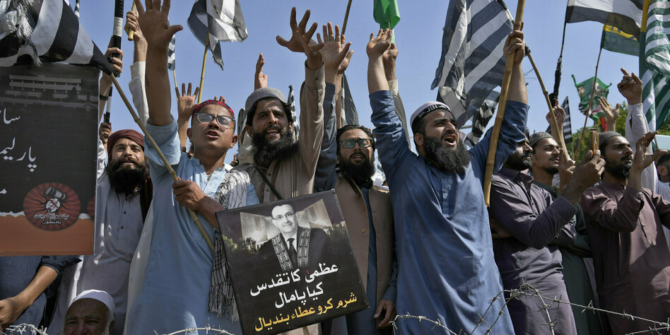 Pakistan’s ex-PM Khan free again: protests against chief judge