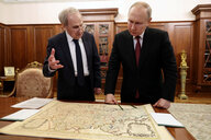 Waleri Sorkin und Putin über einer Karte