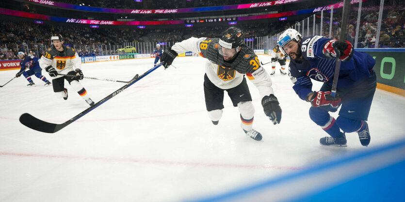 Zweikampf bei der Eishockey-WM