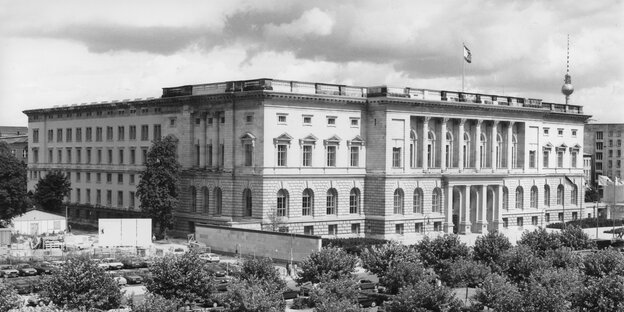 Das Bild zeigt das Gebäude des Berliner Abgeordnetenhauses.
