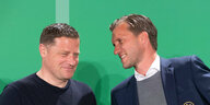 Die Fußballmanager Max Eberl (Leipzig) und Markus Krösche (Frankfurt) im Gespräch