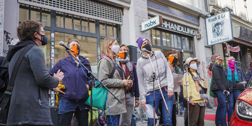 Protest vor dem Haus der nGbK