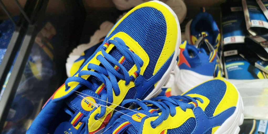 Turnschuhe mit Lidl Logo