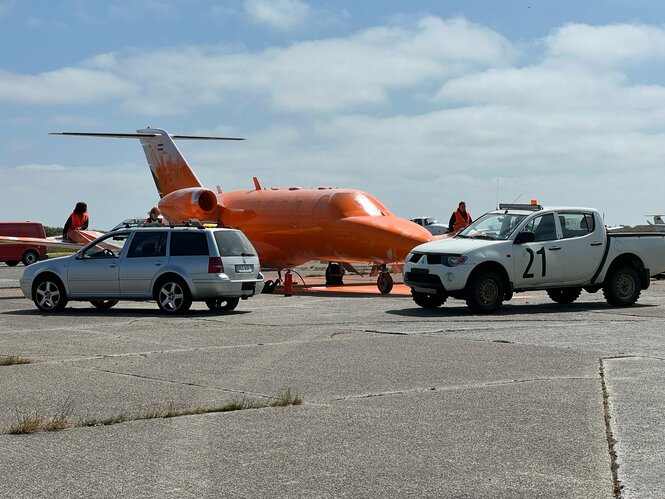 Ein Jet komplett in orange