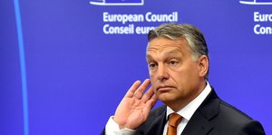 Der ungarische Regierungschef während einer Pressekonferenz in Brüssel