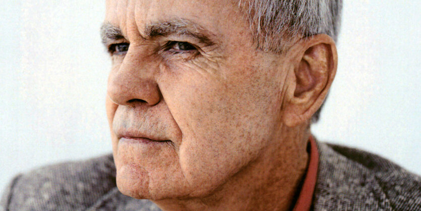 Cormac McCarthy im Halbprofil