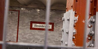 Das Bild zeigt einen Blick in den U2-Bahnhof am Alexanderplatz.