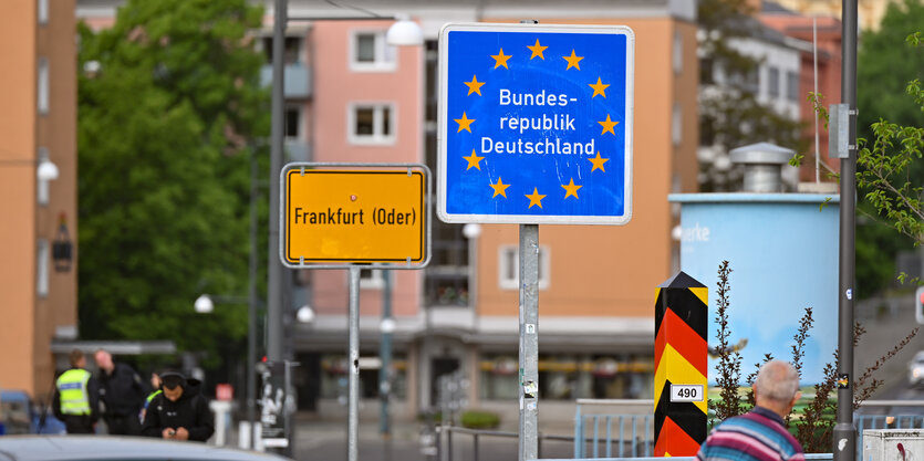 Der deutsch-polnische Grenzübergang Stadtbrücke in Frankfurt (Oder). Brandenburgs Ministerpräsident Woidke pocht auf stationäre Kontrollen der Bundespolizei an der brandenburgisch-polnischen Grenze. Damit soll eine stärkere Bekämpfung vor allem der Schleuserkriminalität, die in den letzten Tagen und Wochen deutlich zugenommen hat, erreicht werden.