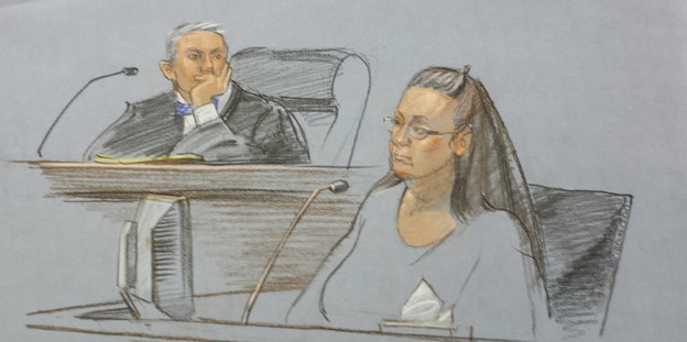 Ein Richter und Kim Davis auf einer Gerichtszeichnung