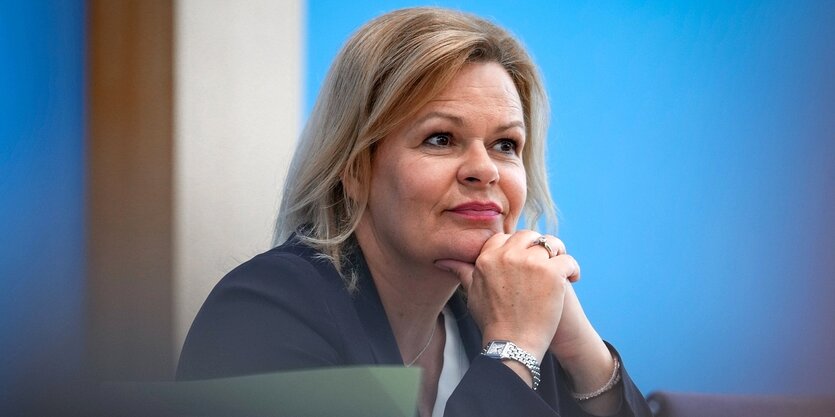 Nancy Faeser in der Bundespressekonferenz