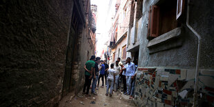 Eine Gasse in einem Dorf im Nildelta in Ägypten