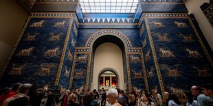 Das Foto zeigt das Ischtar-Tor im Pergamonmuseum in Berlin.