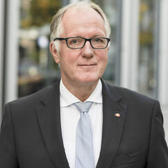 Der Direktor der Feuerwehrunfallkasse Niedersachsen, Thomas Wittschurky, im Porträt.