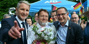 Höcke, Chrupalla und Sesselmann fröhlich