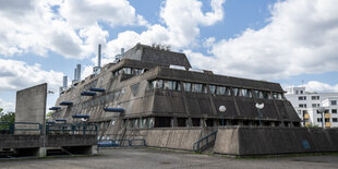 Blick auf das ehemalige Institut für Hygiene und Mikrobiologie. Das wegen seiner früheren Tierlaboratorien als «Mäusebunker» bekannte Gebäude der Berliner Charité sollte ursprünglich abgerissen werden.