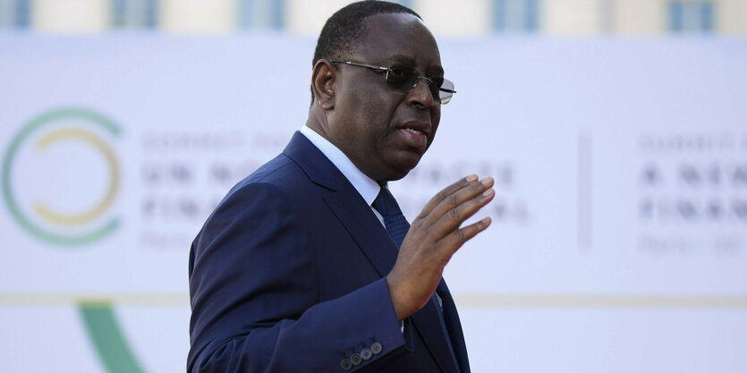 Macky Sall gestikultiert