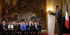 Präsident Hollande bei der Pressekonferenz im Elysee-Palast