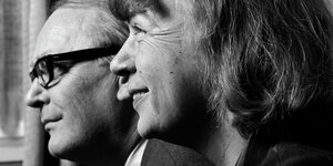 Schwarz-Weiß-Foto von Tove Ditlevsen mit ihrem Ehemann Victor Andreasen - Profilfoto der beiden