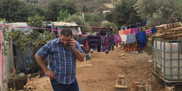 Ali Tafisch in seinem Flüchtlingslager