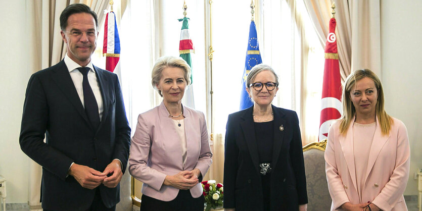 Besuch in Tunesien: Mark Rutte mit Ursula von der Leyen, der tunesischen Premeierministerin Najla Bouden und der italienischen Premeierministerin Giorgia Meloni