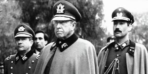 Chiles Diktator Pinochet in einer Schwarweißaufnahme vom September 1988