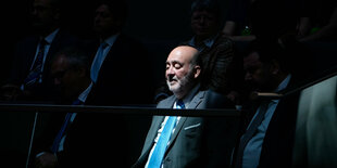 Israels Botschafter in Deustchland Ron Prosor im Bundestag.