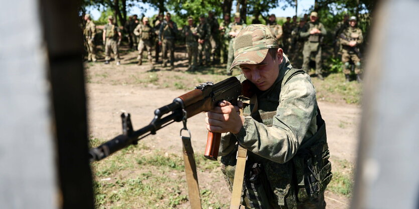 Soldat mit Gewehr