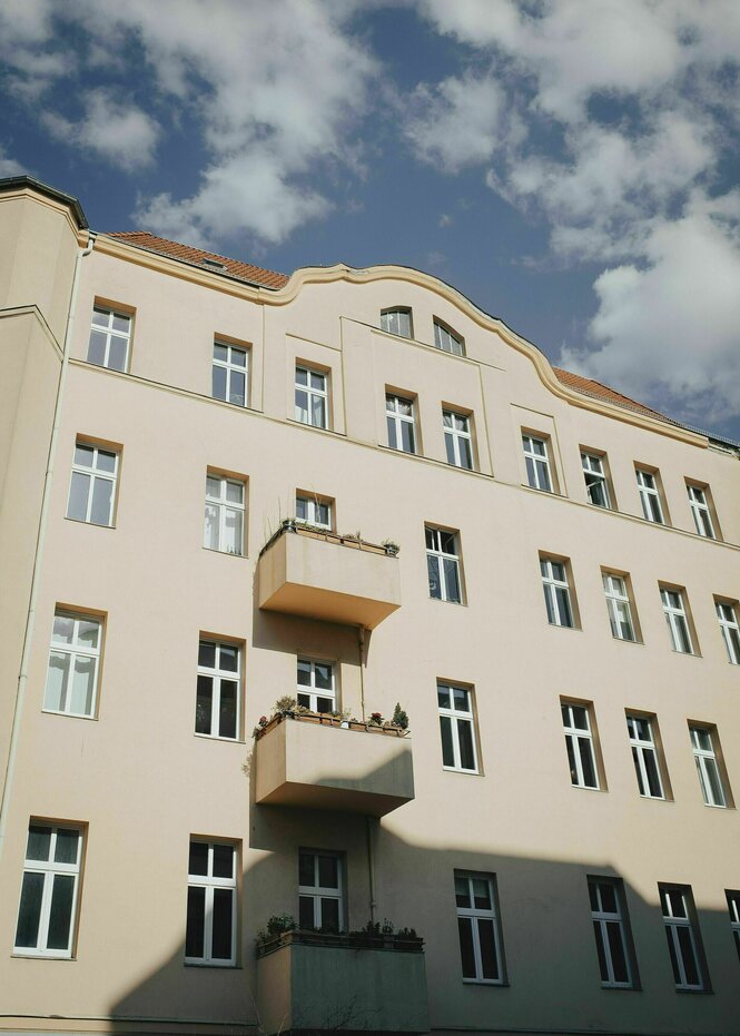 Aussenansicht eines Mietshauses, ein Altbau